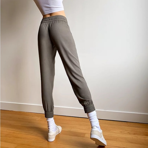 Sunday Best Grenville pant in Sagesse - Picture 2 of 8